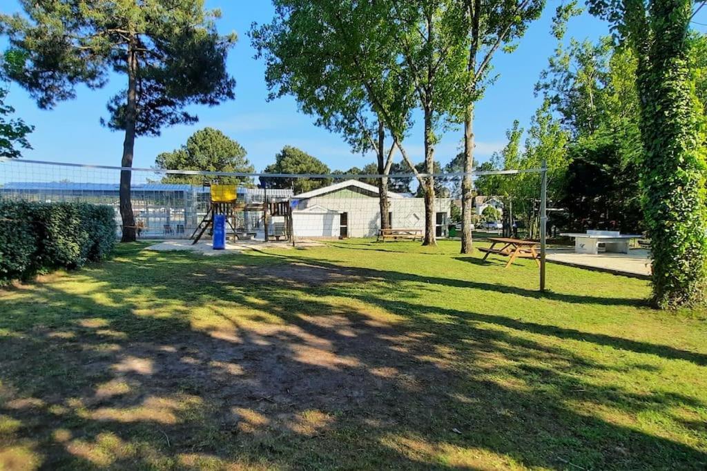 Chez Ced Et Laeti: Private Apartment with Garden, Pool, and Coastal Charm Le Verdon-sur-Mer Exterior photo